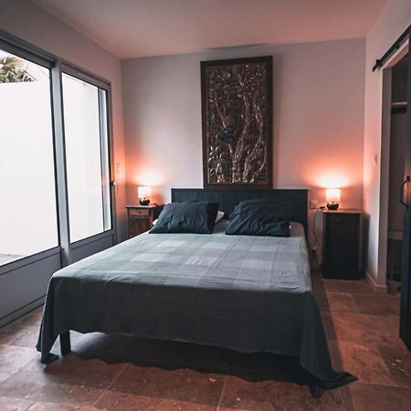 Appartement Avec Cour Privee Centre Ville Classe 4 Etoiles Remparts 1 ลาโรแชล ภายนอก รูปภาพ