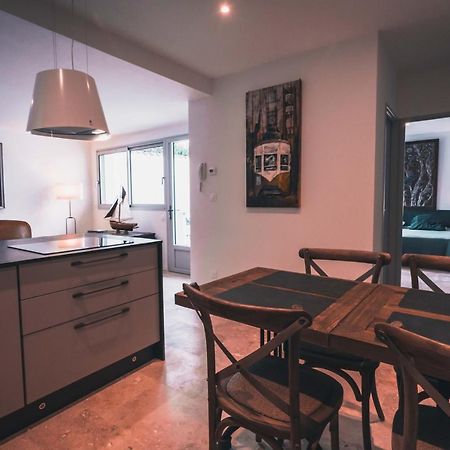 Appartement Avec Cour Privee Centre Ville Classe 4 Etoiles Remparts 1 ลาโรแชล ภายนอก รูปภาพ
