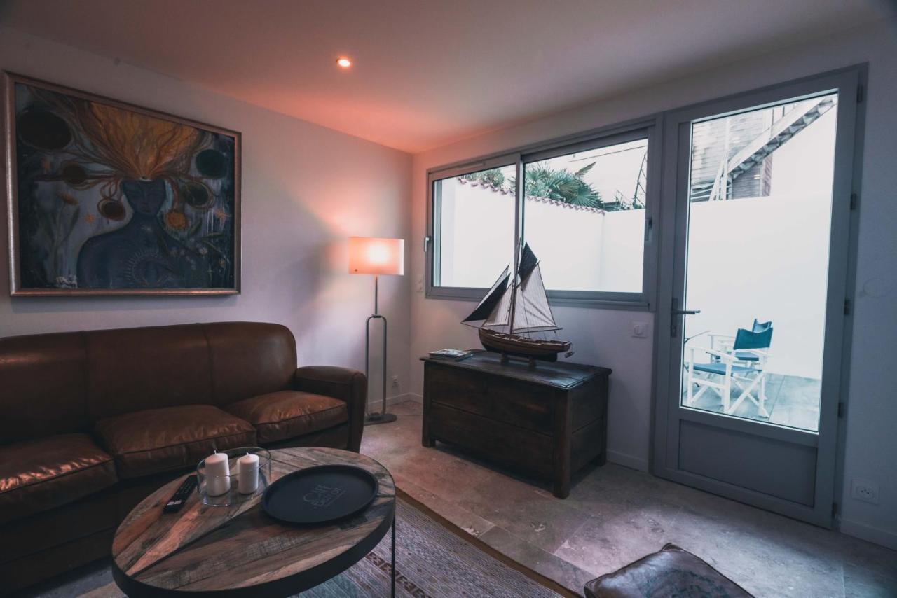 Appartement Avec Cour Privee Centre Ville Classe 4 Etoiles Remparts 1 ลาโรแชล ภายนอก รูปภาพ